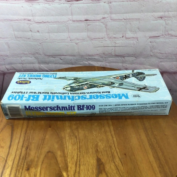 Vintage Guillow Messerschmitt BF-109 Authentic Scale Flying Model Kit - Picture 6 of 14